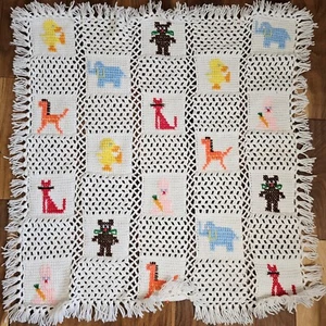 VTG Knit Baby Blanket White Bunny Cat Teddy Bear 37"x40" Fringe Retro - Picture 1 of 7