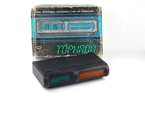 Reloj de mesa electrónico vintage soviético escritorio con receptor VHF TORNADO - Imagen 1 de 12