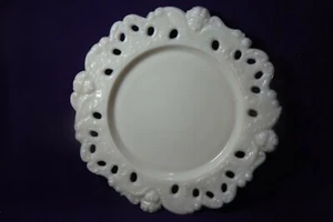  EAPG VICTORIAN MILK GLASS PLATE with CUPIDS ANGELS - Picture 1 of 6