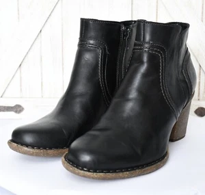 Clarks artisan Carleta Paris Black Ankle Booties High Heel Womens Sz 10 Side Zip - Picture 1 of 9