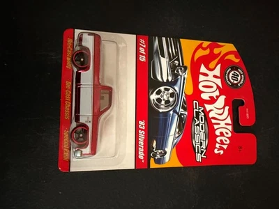 Hot Wheels Modern Classics 7/15 '83 Silverado D39 - Image 1 of 4
