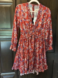 Bebpiloo Boutique NWT Women’s Medium Red Floral Open Back Long Sleeve Dress New - Picture 1 of 8