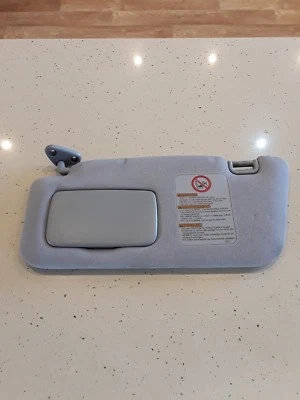 Para 2004 Subaru Forester XT Drivers Side Sunvisor OSF Foto 1 de 4