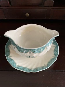 Royal Doulton Gravy Boat Lowestoft Bouquet D6023  7" W c.1940-48 - Picture 1 of 7