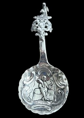 Una cuchara crema estampada de plata esterlina del siglo XVIII hecha a mano rara (Holanda) Foto 1 de 4