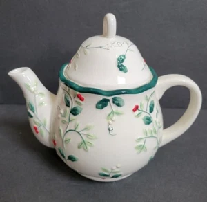 Pfaltzgraff Winterberry Tea Teapot Coffee Christmas Holiday Holly Berry UNUSED - Picture 1 of 6