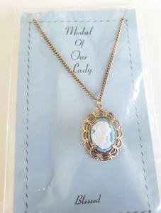 Vintage Our Lady Blue White Plastic Cameo Gold Tone Medal Chain in Sealed Card - Picture 1 of 4