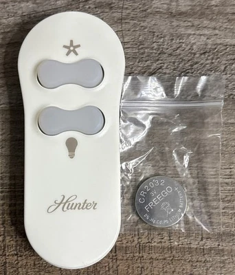 HUNTER UNIVERSAL ON/OFF CEILING FAN REMOTE ONLY 99118 K0470-02 And NEW BATTERY - Image 1 of 4