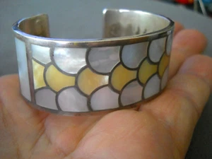 Bracciale CHAVEZ Zuni Nativi Americani MOP Abalone Pesce Scale Intarsiato Argento Sterlina - Foto 1 di 8