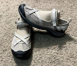 Women’s Lands’ End Tan Hiking Walking Sandals Size 7 1/2 D - Picture 1 of 6