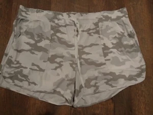 ATHLETIC WORKS WOMEN WORKOUT GYM SHORTS ELASTIC AND DRAWSTRING SIZE 3XL (22) NWT - Picture 1 of 4