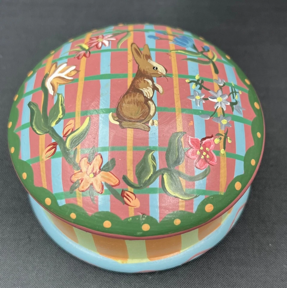 Cottage-core 1997 Wooden Trinket Box Easter Painted Rabbit BUNNY Round w/Lid - Image 1 of 4