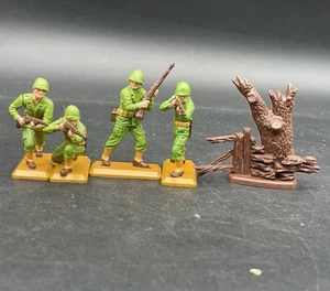 Britains Deetail British Army originale 1/32 - 4 soldati e albero. (#8) - Foto 1 di 13