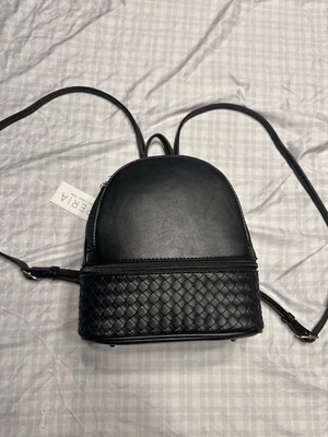 Mochila Emperia de Cuero Vegano Negra PEQUEÑA NUEVA Foto 1 de 4