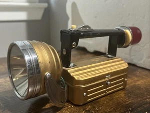 Vintage ABC Auto Reise Taschenlampe schwenkbare Laterne rot 50er Jahre TEILE/REPARATUR - Bild 1 von 18