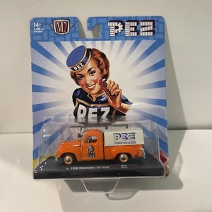 M2 Machines Auto Drivers R94 - 1950 Studebaker 2R Truck in Orange - PEZ - Picture 1 of 2