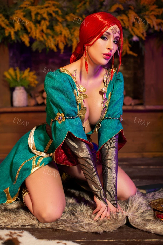 Fantasy Cosplay Redhead Curvy Girl Model Photo Risque 4x6 Art Print A6127 - Image 1 of 1