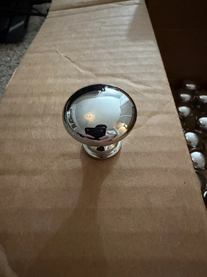 Baldwin Lot Of 30 Chrome Cabinet Knobs - Image 1 of 4
