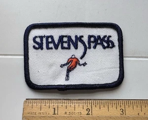 Washington State Ski Stevens Pass Skiing Area Souvenir Embroidered Patch Badge - Picture 1 of 4
