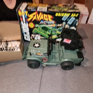 GI Joe 1994 Sgt Savage Grizzly SS-1 vehículo militar Jeep Command con caja - Imagen 1 de 9