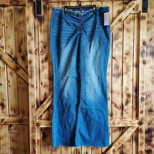 Women Low-Rise Side Zip Flare Raw Hem Jeans Medium Wash - Wild Fable Size 16 - Picture 1 of 7