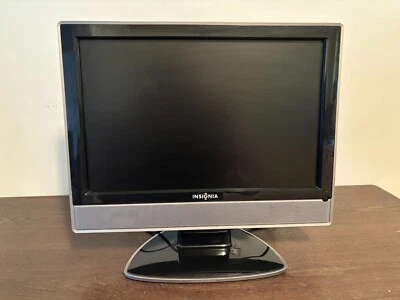 2007 19" Insignia NS-LCD19 LCD TV/ Monitor HDMI 720p Tilting - Image 1 of 4