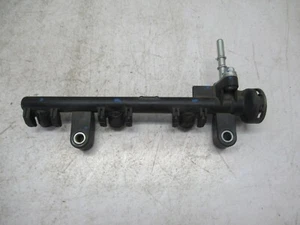 Inyector distribuidor combustible TOYOTA YARIS III P13 1.0 año 2012 (269) - Imagen 1 de 6