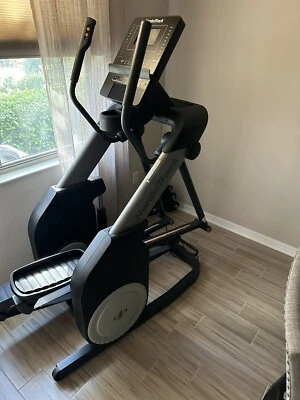 NordicTrack FS7i FreeStride Elliptical Trainer - Black [Excellent Condition!] - Image 1 of 4
