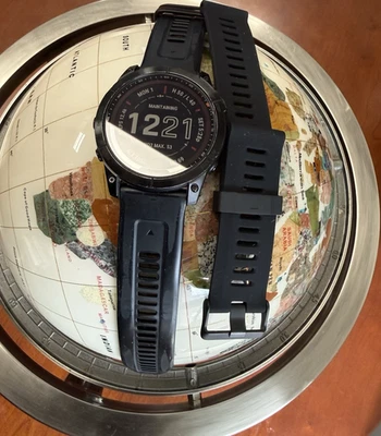 Garmin fenix 7X Pro Zaffiro Solare GPS Smartwatch (Grigio Carbonio con Cinturino Nero) - Immagine 1 di 4