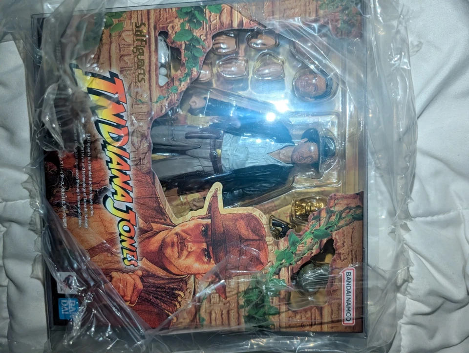 RARO IMPORTACIÓN S.H.Figuarts Indiana Jones con PROTECTOR SIN USAR, EN CAJA Foto 1 de 1