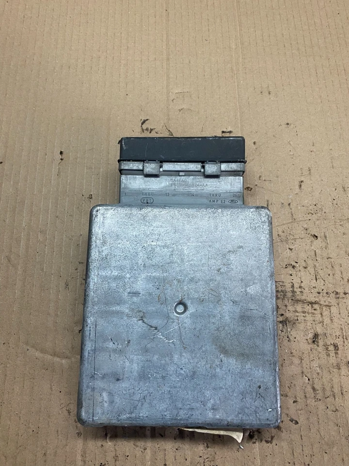 2000 Lincoln Navigator  Computer Brain Engine Control ECU ECM Module Q2952 DG - Image 1 of 4