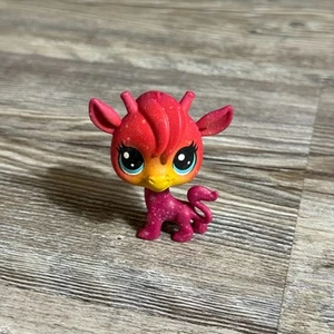 Hasbro Littlest Pet Shop LPS Gamma Jirafa Borgoña Rojo Amarillo Cósmico #3-32 - Imagen 1 de 5