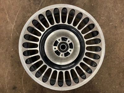 Llanta delantera Harley-Davidson 10-13 Electra Glide 2012 Road King 17x3 12 Foto 1 de 4