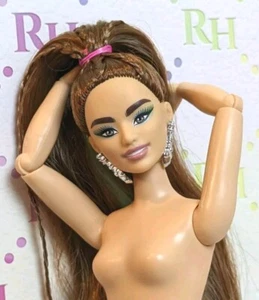 BARBIE EXTRA Articulated CURVY Brunette GREEN Hair STREAK Fashionista 160 SCULPT - Bild 1 von 15