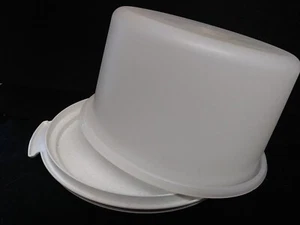 Tupperware Round Cake Taker Almond Speckled w/Clear lid 2 Piece set  Retro - - Picture 1 of 4