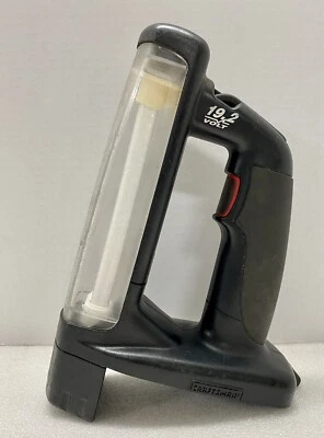 Luz de trabajo fluorescente inalámbrica Craftsman 19.2V modelo 315.114073 (solo herramienta) Foto 1 de 4