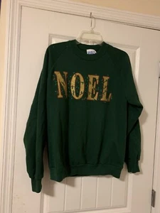 Vintage SHARKYS SPORTSWEAR grünes "Noel" Sweatshirt mit Rundhalsausschnitt DAMEN LG HERGESTELLT IN DEN USA - Bild 1 von 4