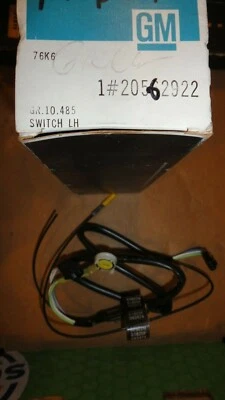 NOS 1986 OLDSMOBILE TORONADO LADO ESQUERDO INTERRUPTOR DE TRAVA DE PORTA DE ALIMENTAÇÃO E CHICOTE DE FIOS 20562922 - Imagem 1 de 3