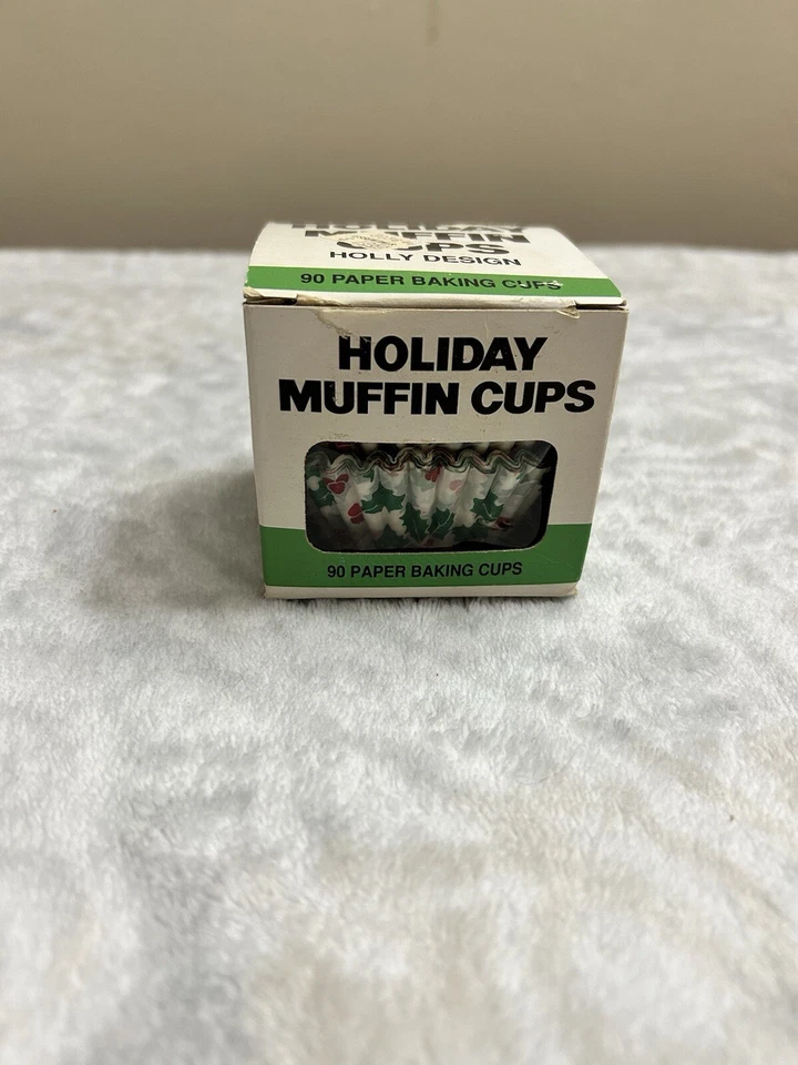 Vintage Fox Run Holiday Muffin Cups - Image 1 of 4