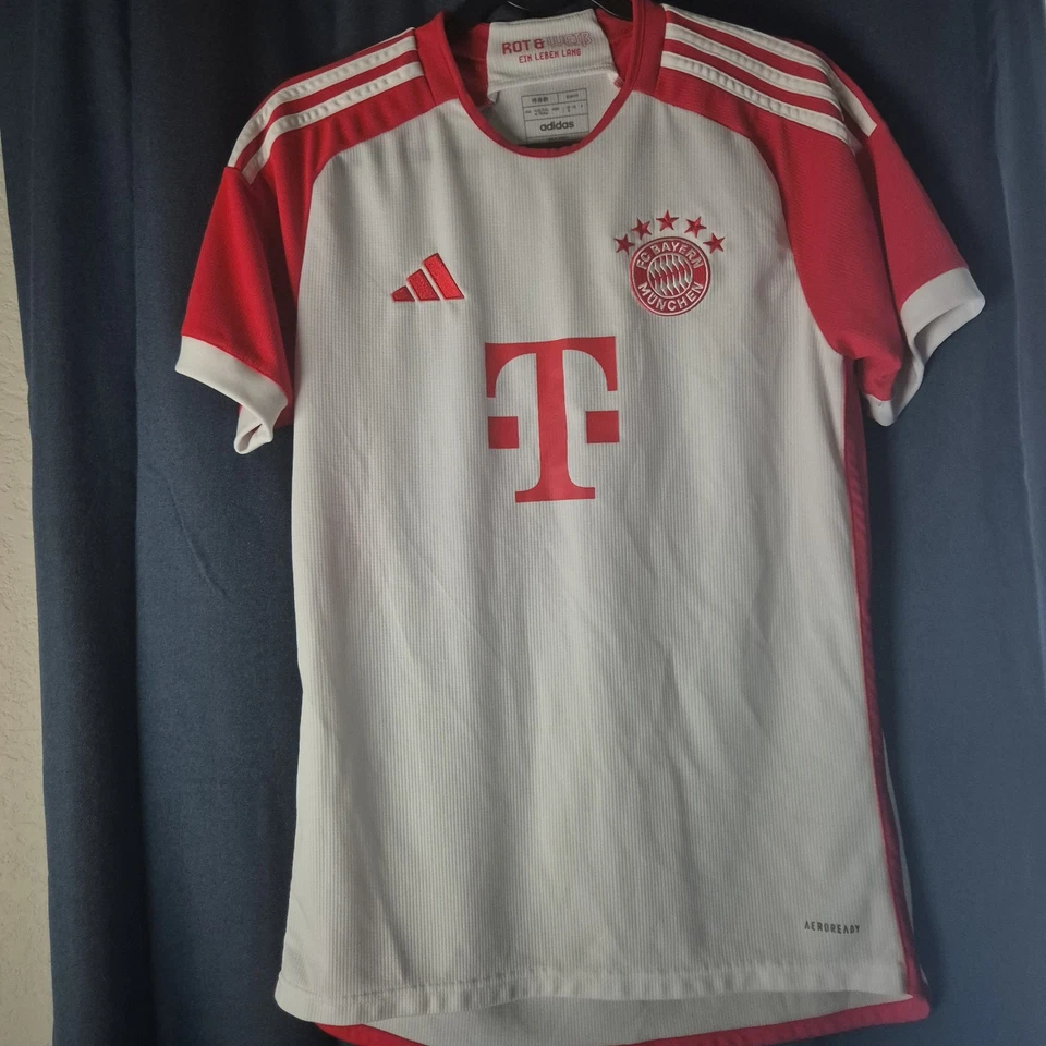 Camiseta de futebol FC Bayern Munchen 23/24 Home | Masculina Média | Adidas | USADA - Imagem 1 de 4