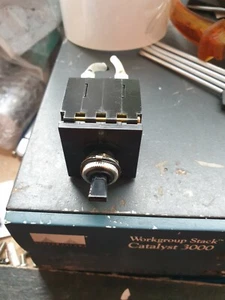 IDEC NRLT2100 CIRCUIT BREAKER (IN7S2) - Imagen 1 de 2