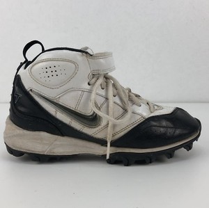 nike youth football cleats size 3