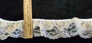 Vintage/Antik synthetische gerüschte Spitze, 9 Yards, weiß & Pfirsich - Bild 1 von 2