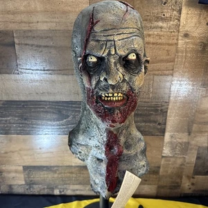 2003 Bump in the Night House of 1000 Corpses Zombie Mask Rob Zombie NWT - Picture 1 of 8