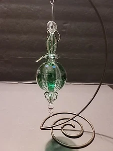 Vintage mundgeblasenes Glas spirial grün Endstück Ornament handbemalt 7" hoch. - Bild 1 von 4