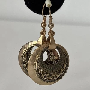Vintage Boho Brass Earrings Dangle Pierced Triple Hoop Hammered Etched Filigree - Picture 1 of 11