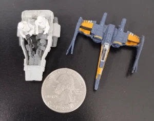 2 Star Wars Mini Tiny Figuren Raumschiff Miniatur - Bild 1 von 8