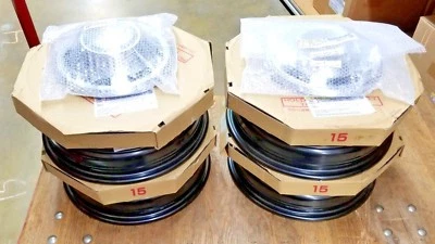 Toyota LandCruiser 1969-84 OEM (4) Wheels & (4) Hubcaps FJ40 FJ45 FJ55 FJ60  - Image 1 of 4