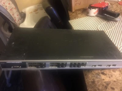 D‑Link DES-3526 xStack 24-Port 10/100Mbps Stackable Switch - Image 1 of 4