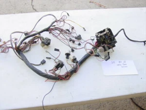 82-86 Jeep CJ arnés de cableado debajo del tablero 6 pines enchufe 6 cilindros - Imagen 1 de 10